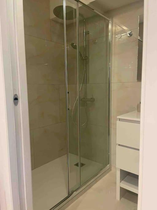 Appartamento Con Piscina E Sauna Bissone Exterior foto